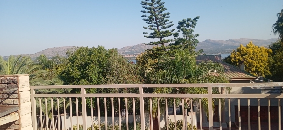 4 Bedroom Property for Sale in Kosmos North West